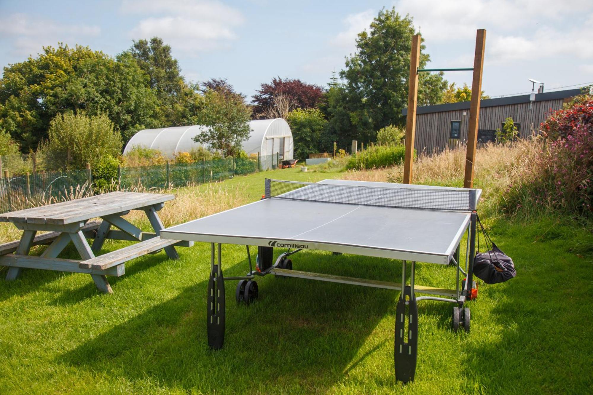 Luxury Glamping With Outdoor Bath On Cornish Flower Farm *