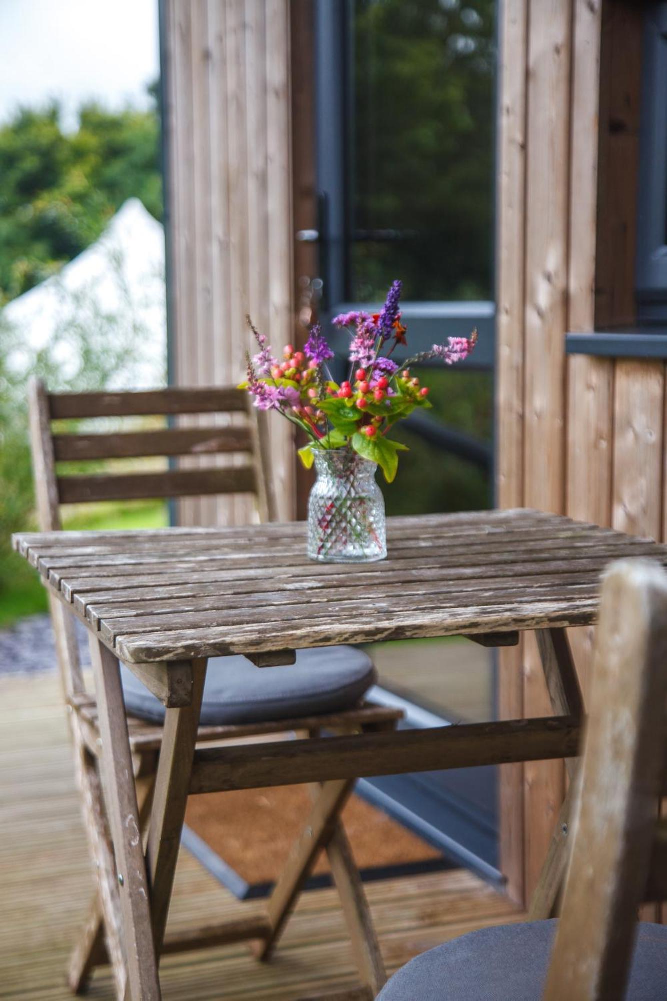 Luxury Glamping With Outdoor Bath On Cornish Flower Farm Apartment *