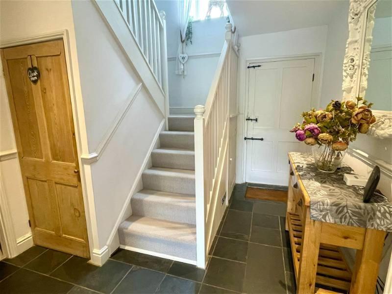Truck House, Luxury Accommodation, Pet Friendly Country house *