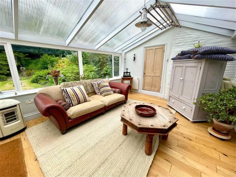 Truck House, Luxury Accommodation, Pet Friendly