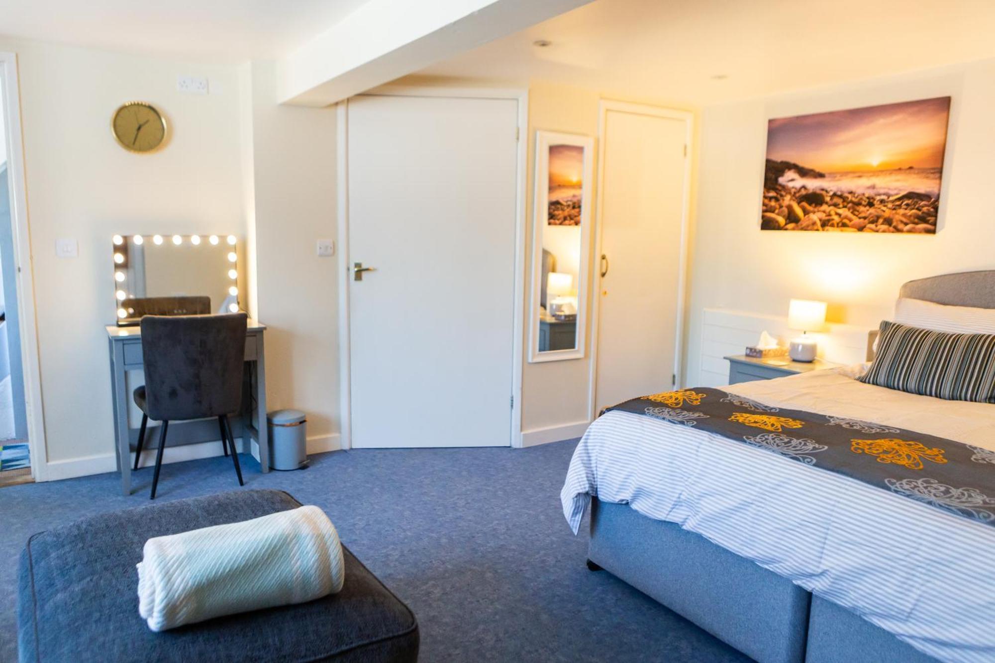 1 Bedroom With Free Parking Truro