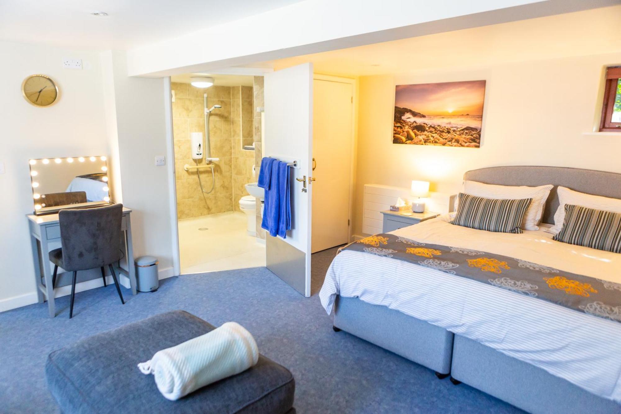 Apartment 1 Bedroom With Free Parking *