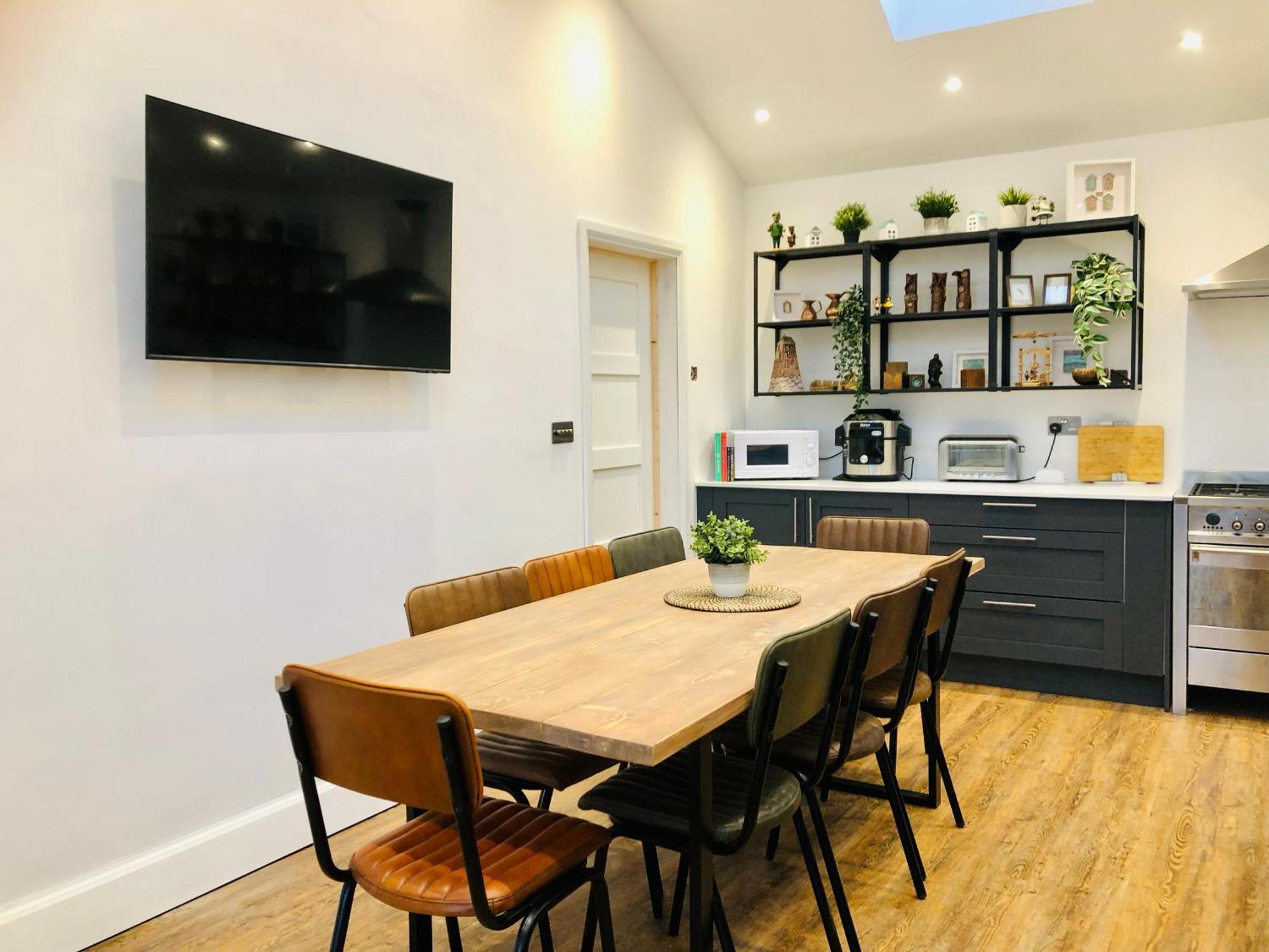 The Cuckoo's Retreat - Luxurious With Private Garden & Jacuzzi Truro