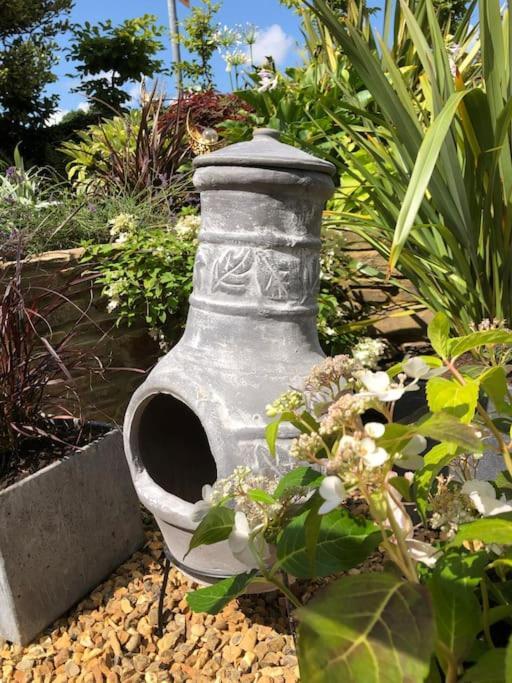 The Cuckoo's Retreat - Luxurious With Private Garden & Jacuzzi Villa Truro