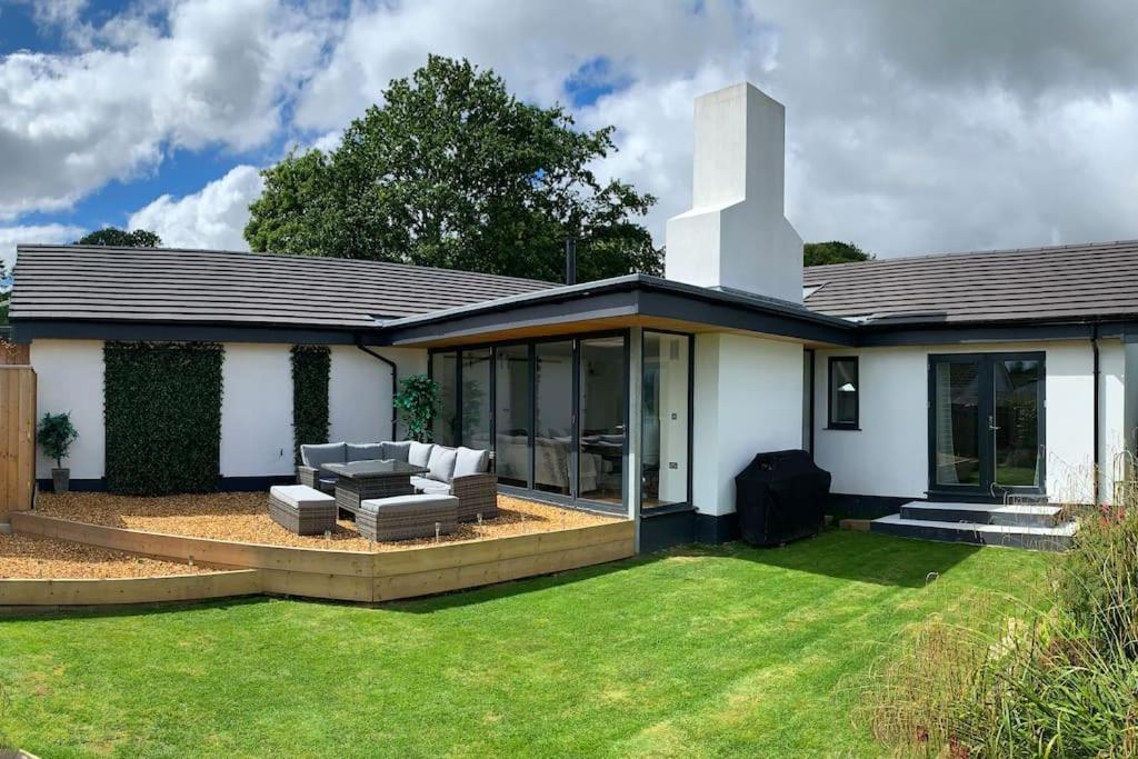 Villa The Cuckoo's Retreat - Luxurious With Private Garden & Jacuzzi *