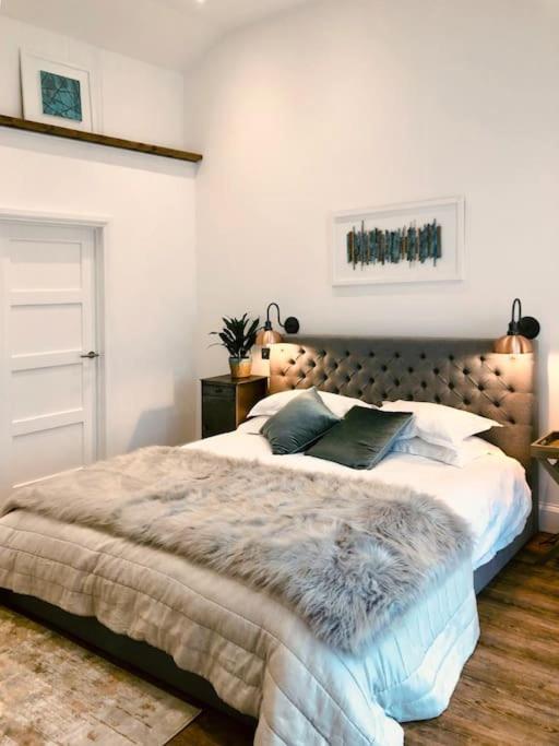 The Cuckoo's Retreat - Luxurious With Private Garden & Jacuzzi Truro