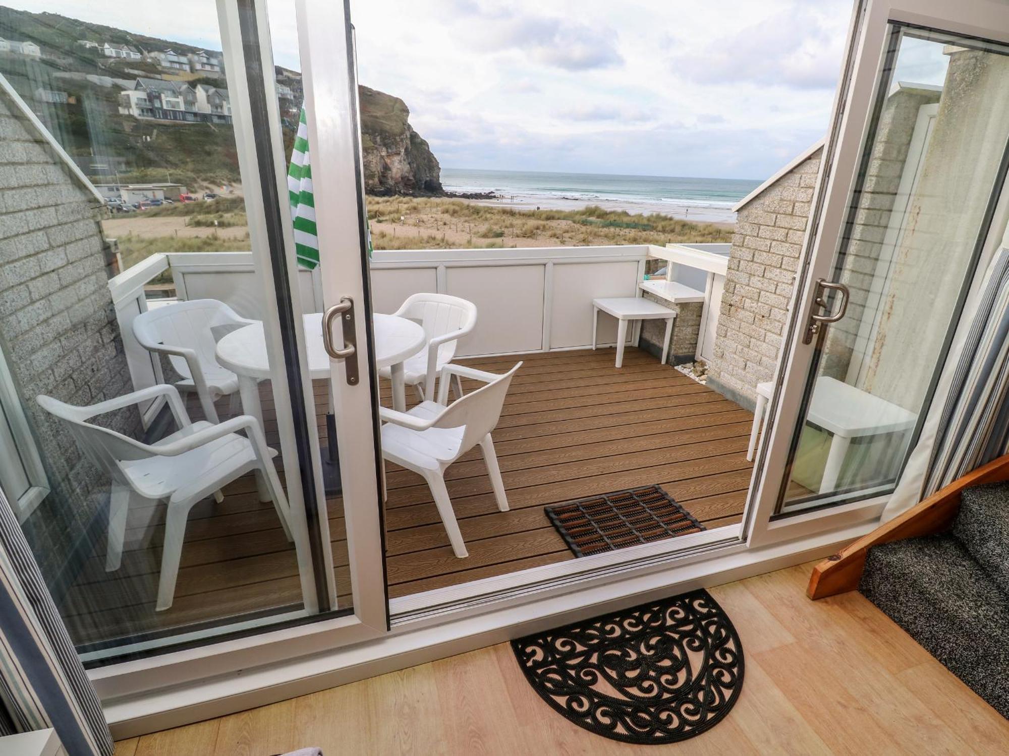 16 Seaspray Apartment