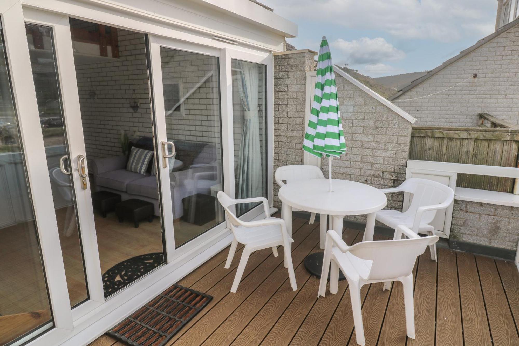 Apartment 16 Seaspray *