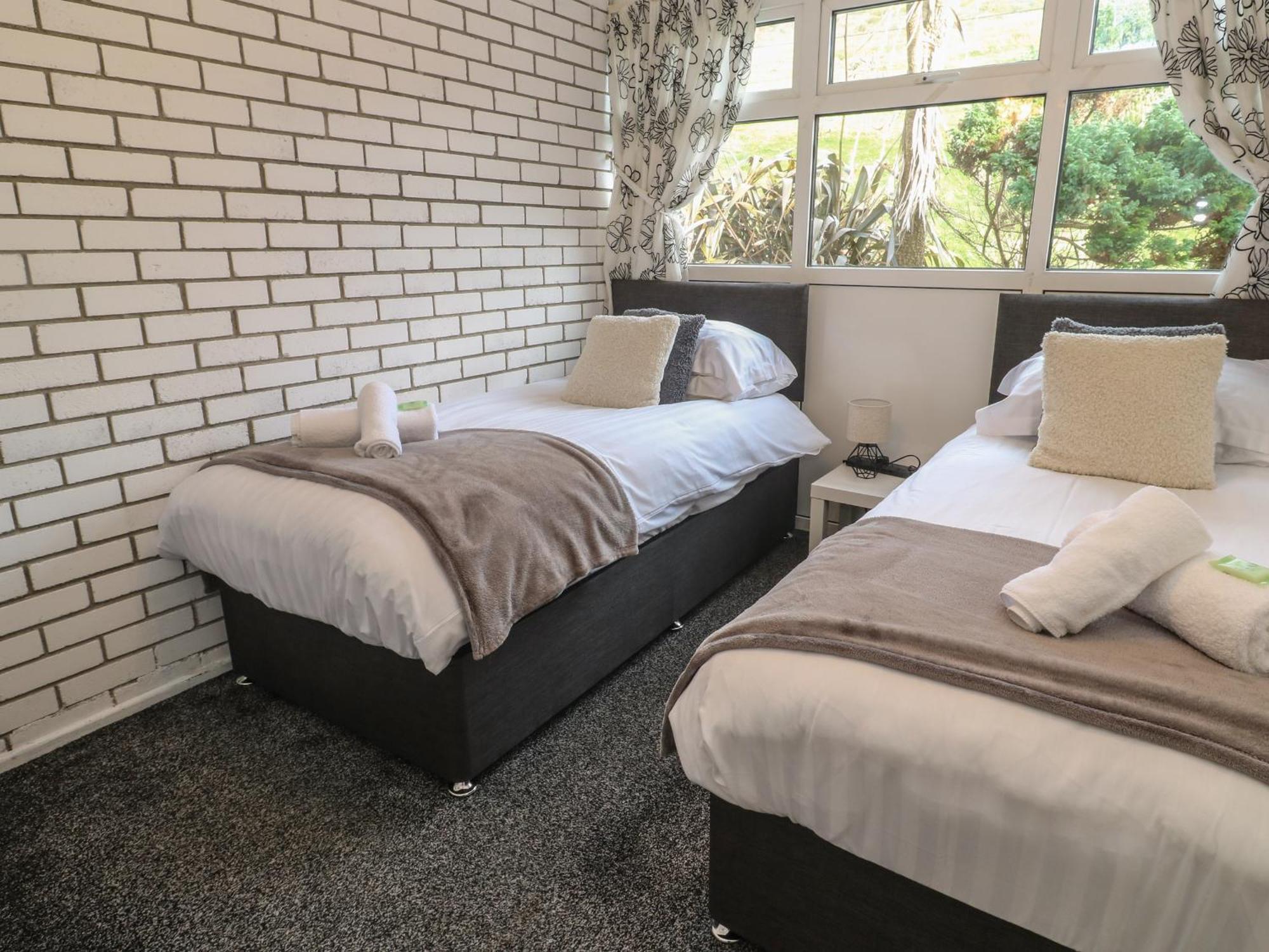 Apartment 16 Seaspray