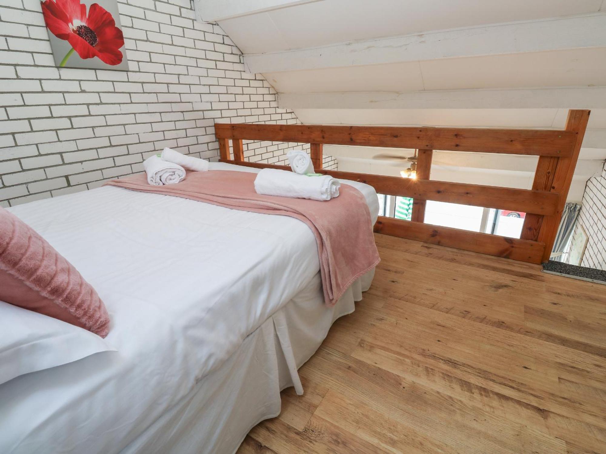 Apartment 16 Seaspray