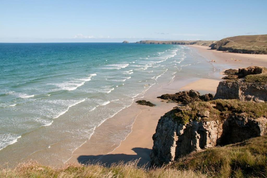 Trenare, A Large Period Centrally Located In Truro