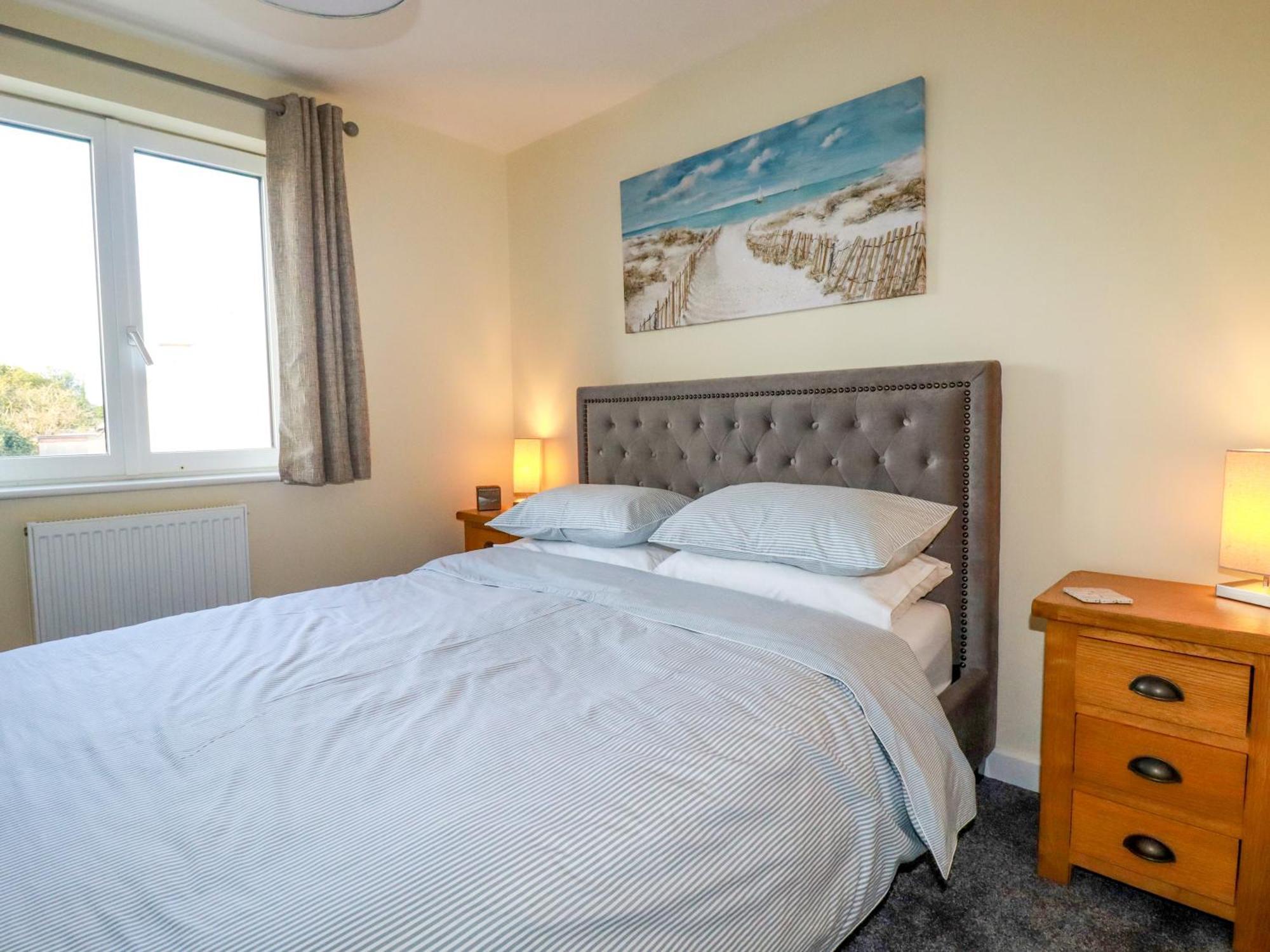 Freesia Apartment *