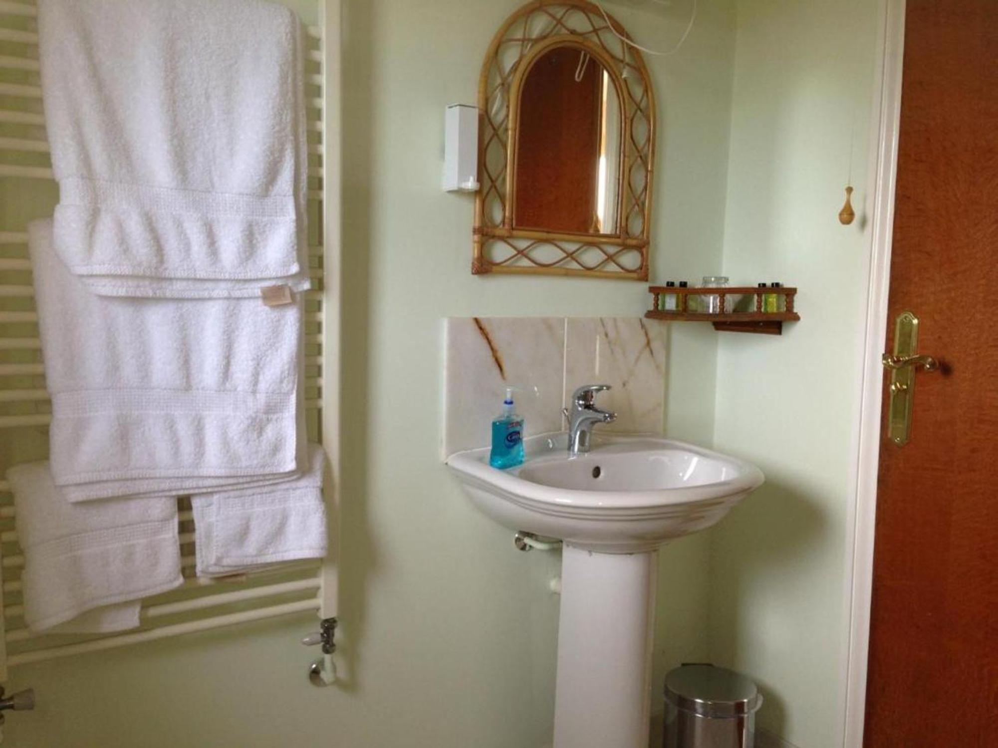 In Guest - Orchard Manor, Fore Street, Probus