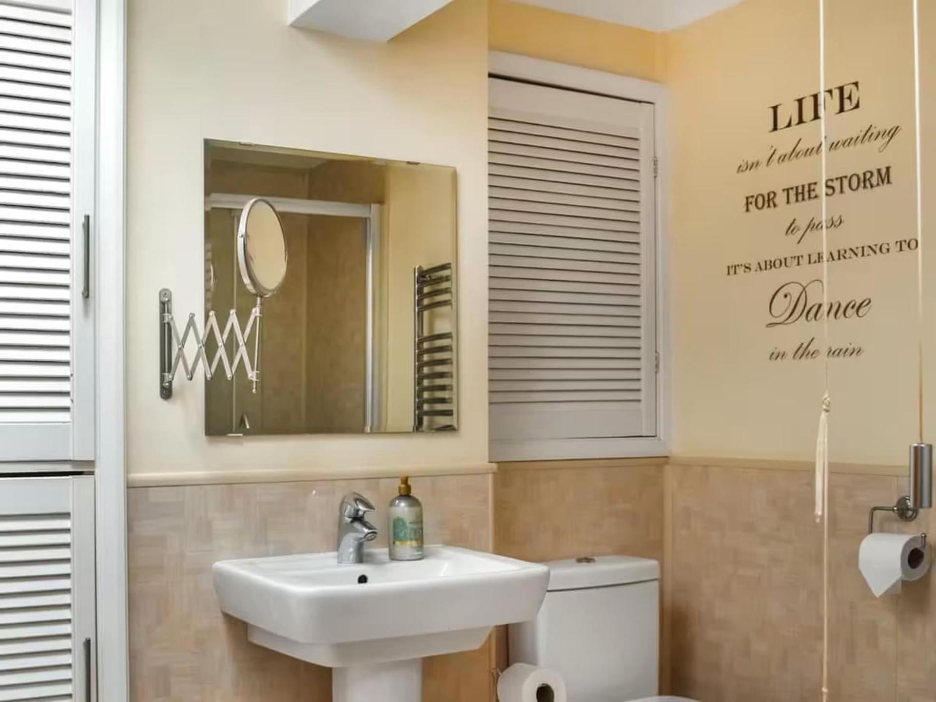 The Hideaway - Spacious 3 Bedroom Apartment Apartment *