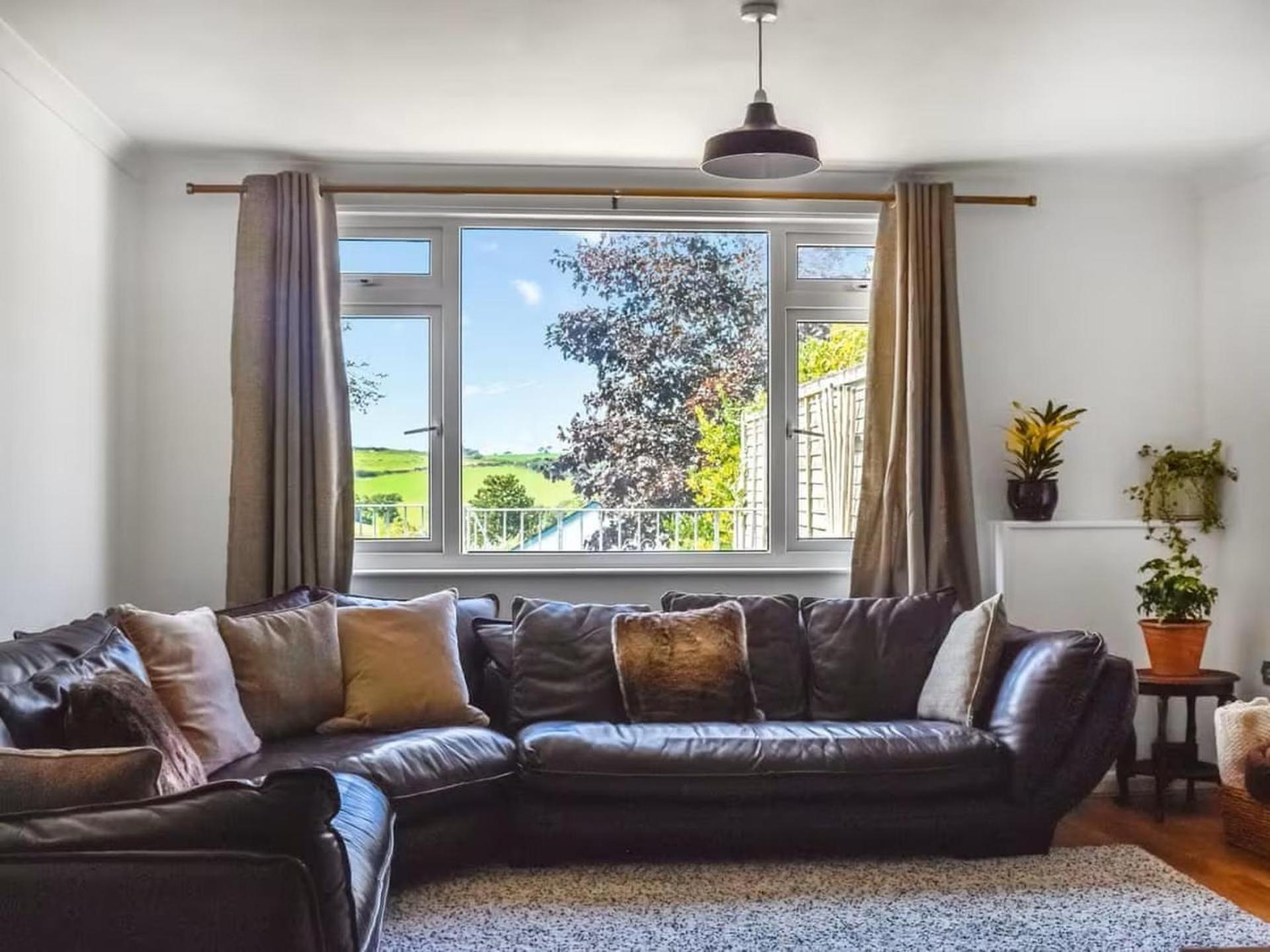 Apartment The Hideaway - Spacious 3 Bedroom Apartment Truro