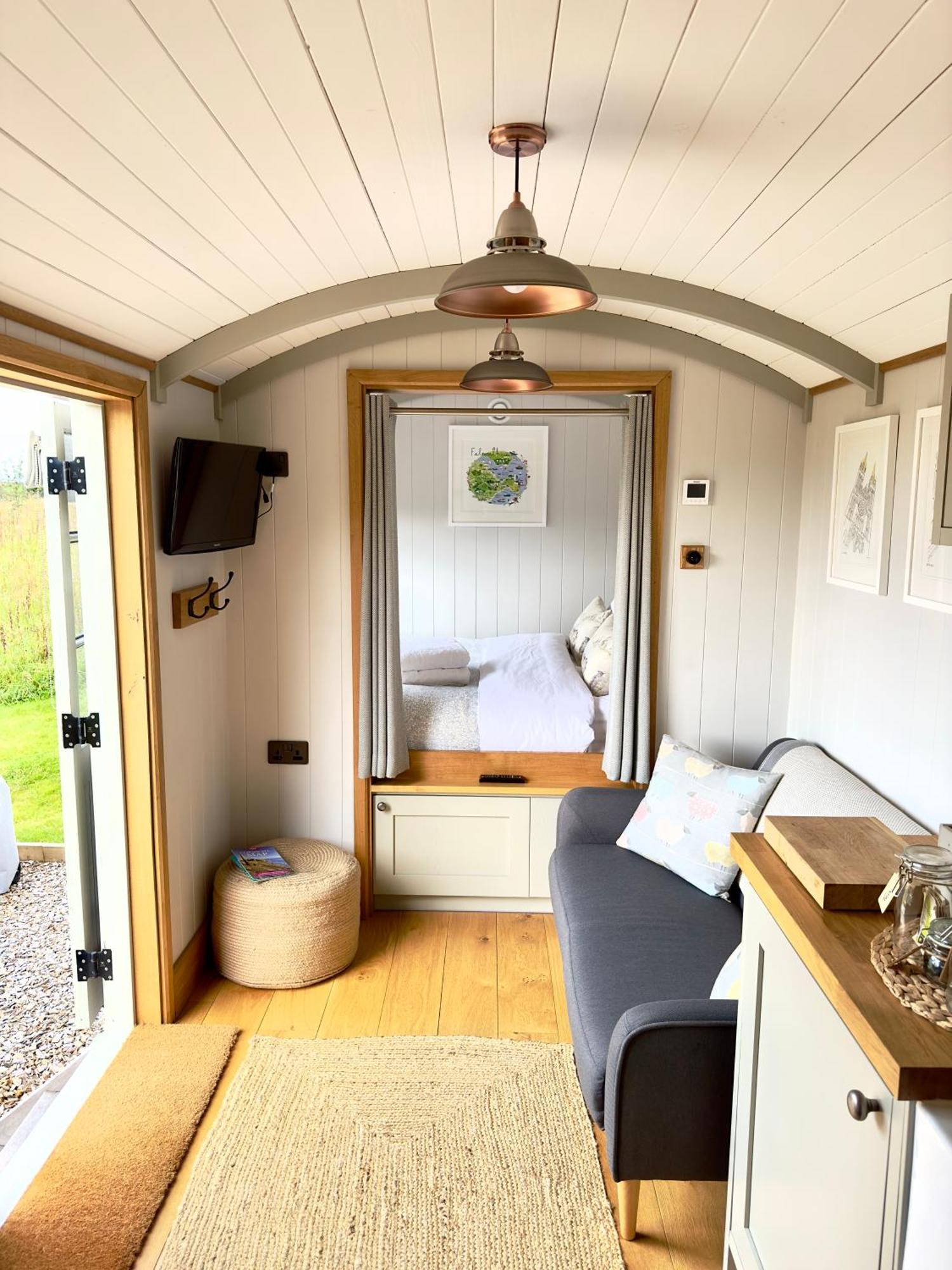 Private And Peaceful In A Luxury Shepherds Hut Near
