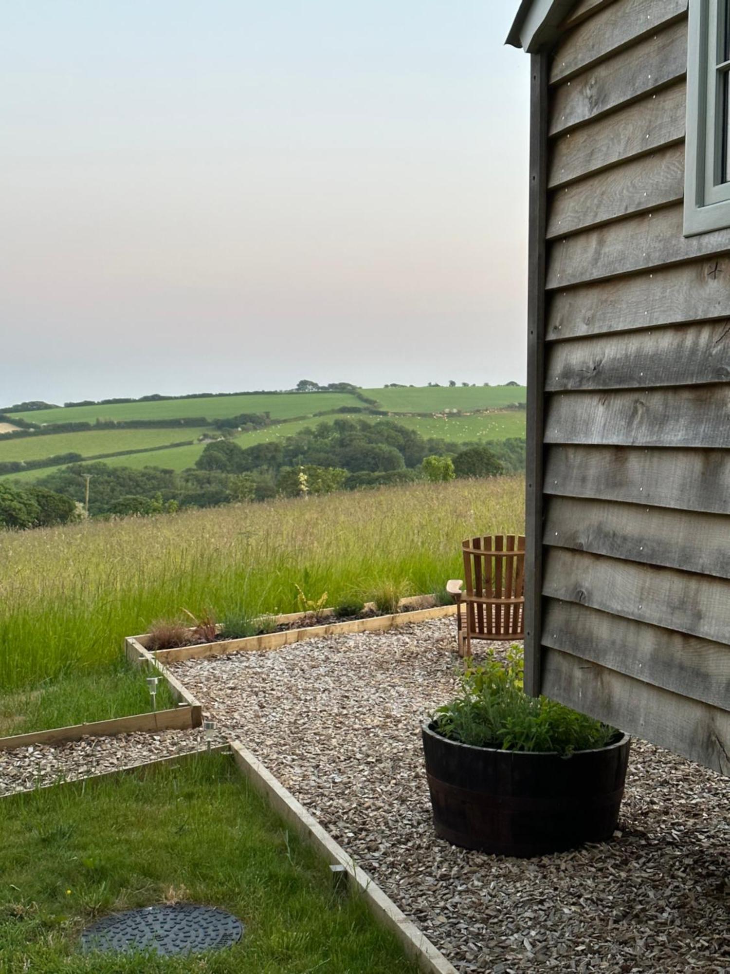 Private And Peaceful In A Luxury Shepherds Hut Near Truro