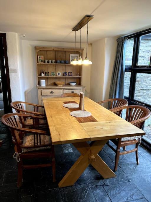 Apartment Bay Tree Barn