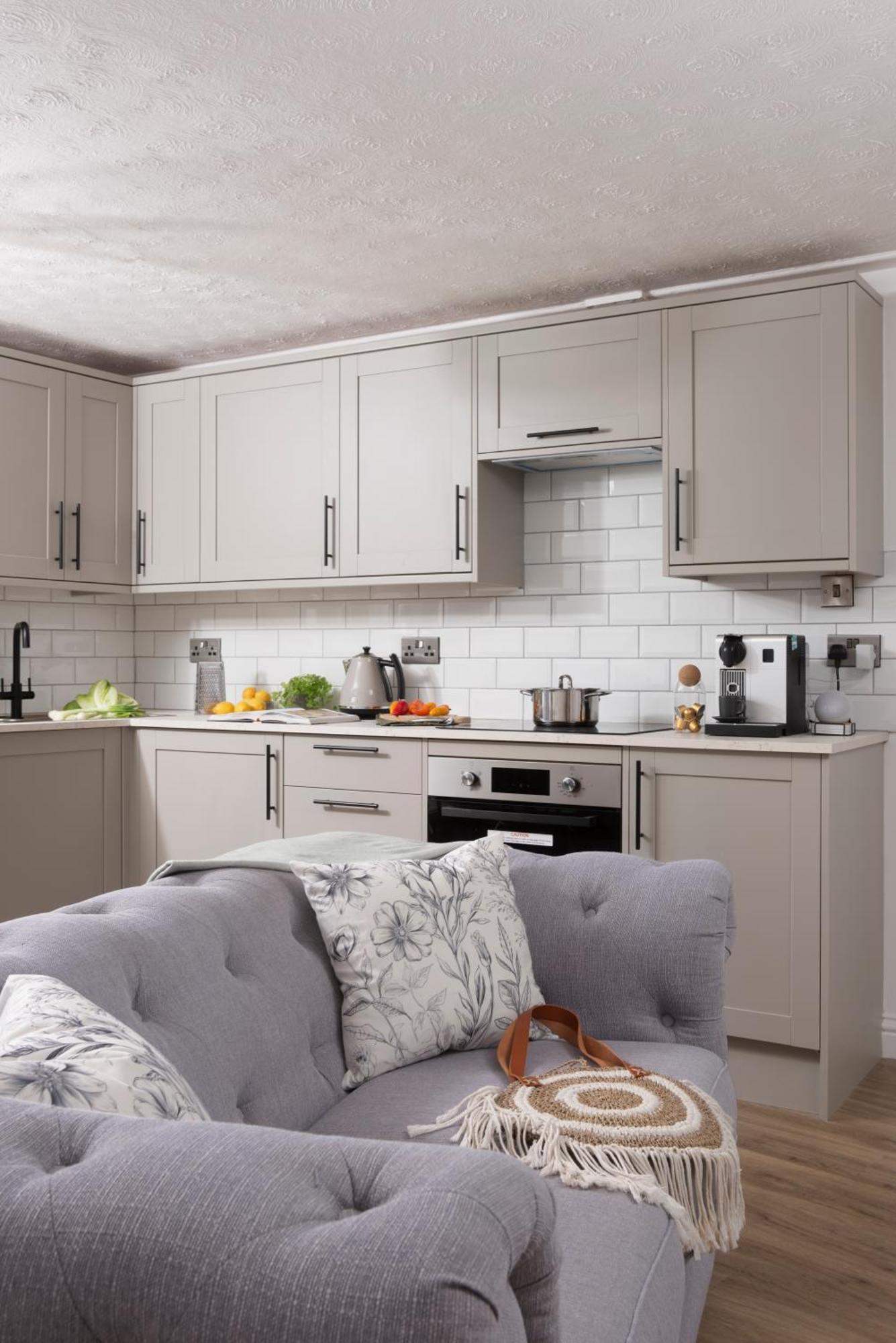 Centre 1 Bed Georgian Flat With Courtyard Apartment *