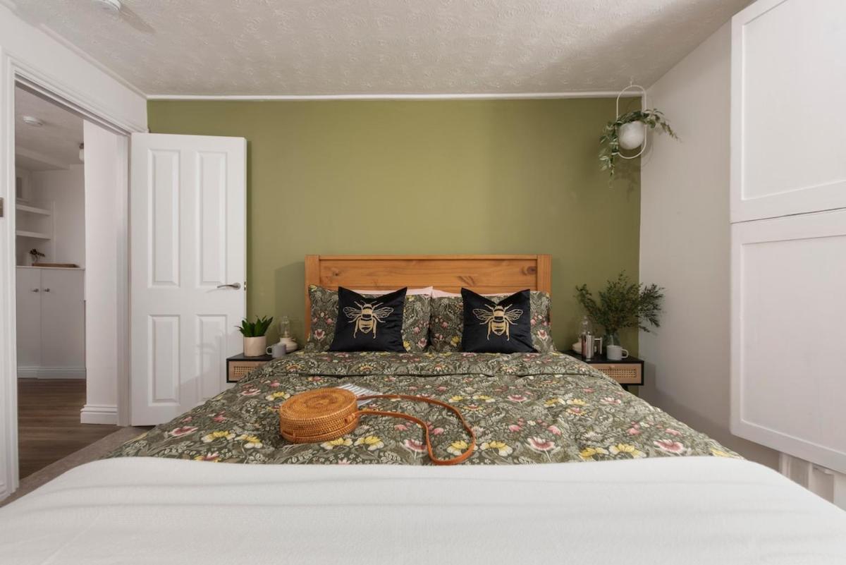Centre 1 Bed Georgian Flat With Courtyard