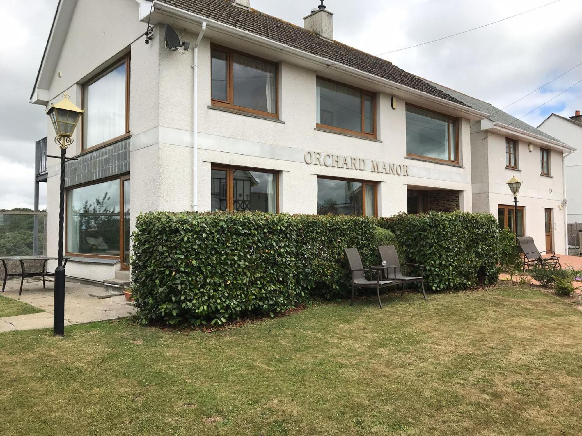 Guest house In - Bluebell With Separate Lounge Area