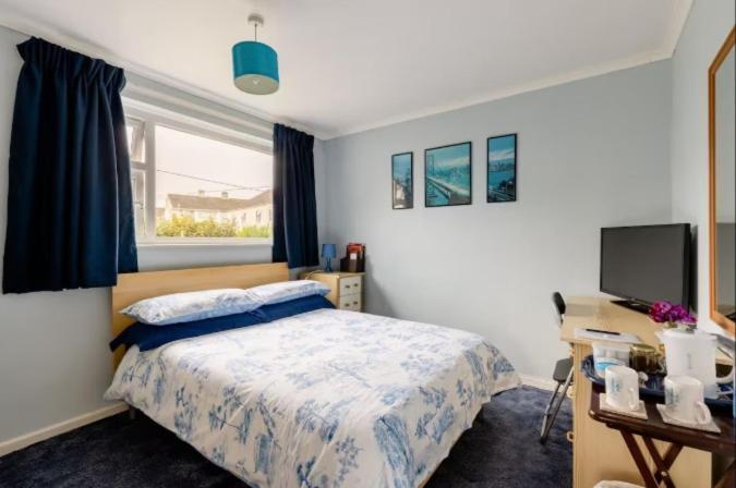 Only - Not 24 Hour - Free Parking Cornwall Truro