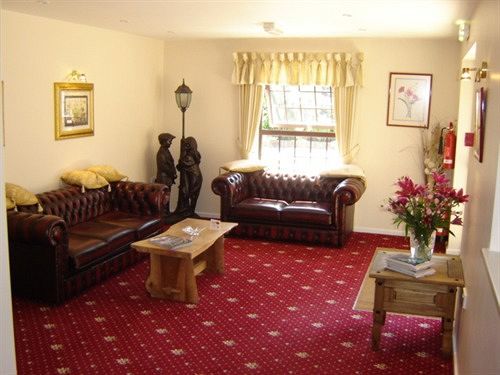 At The Whitehouse Hotel 3*