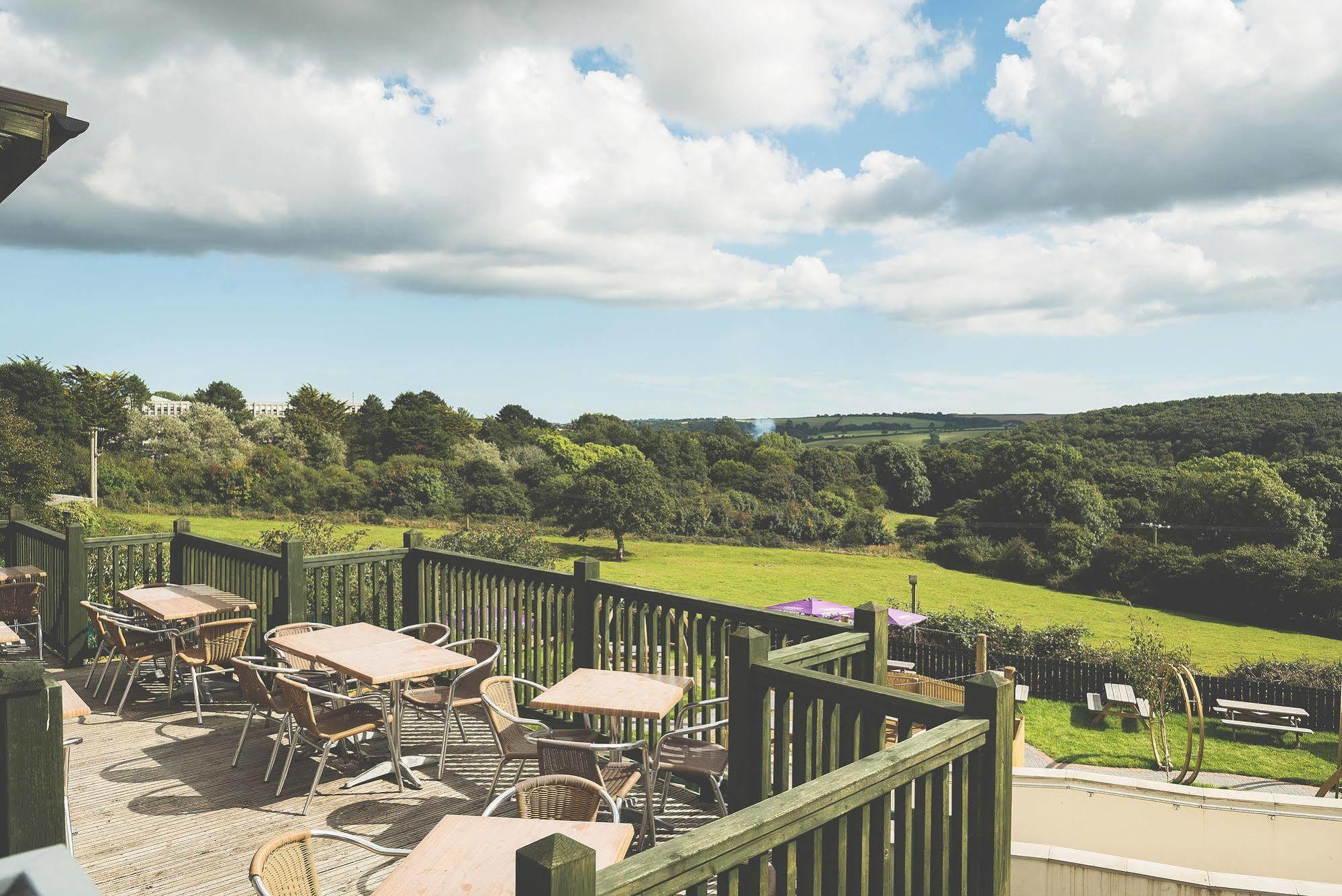 County Arms Inn 4*