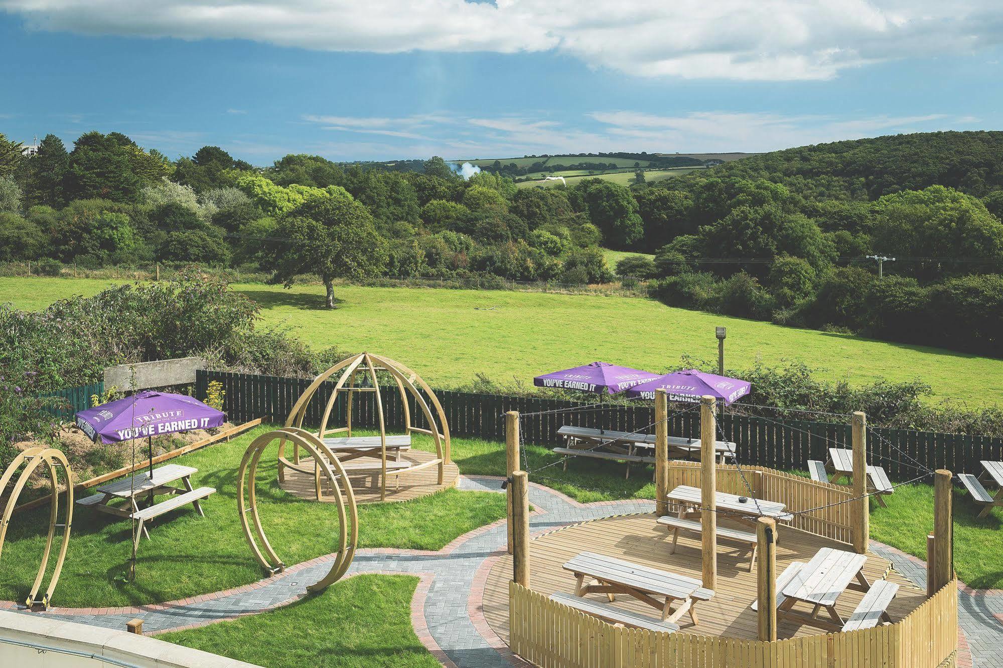 County Arms Inn 4*