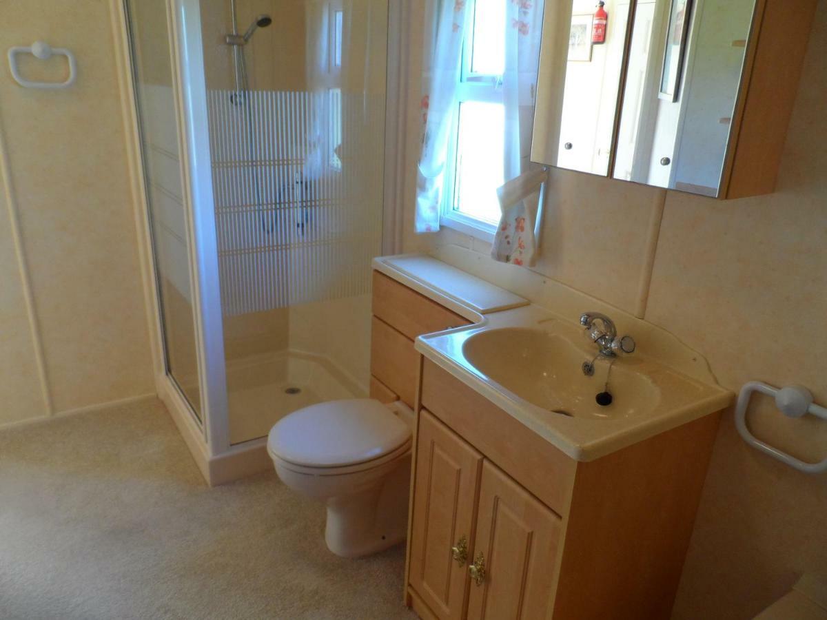 Luxury Mobile Near Perranporth Situated On A Quiet Farm Holiday home
