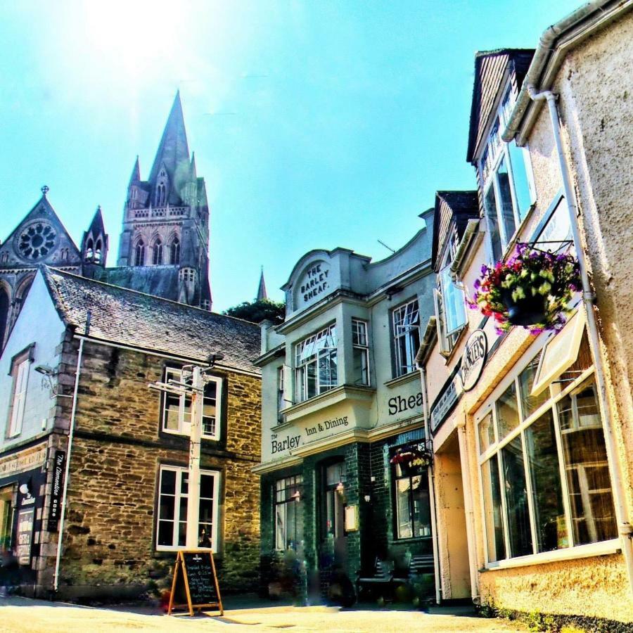 Inn Barley Sheaf, Old Bridge Street En Rooms, Only 2*